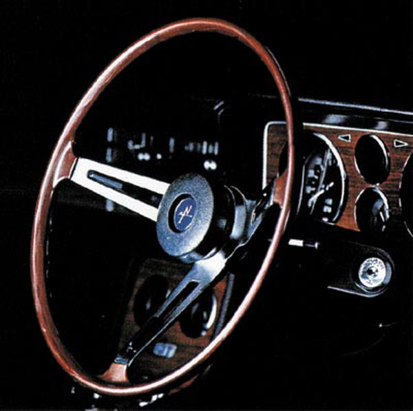 KPGC10 Nissan Skyline GT-R Interior Picture